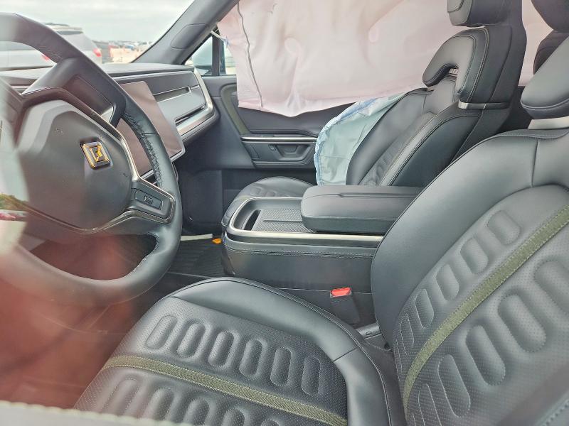 55940716 :رقم المزاد ، 7PDSGBBA2SN052850 vin ، 2025 Rivian R1s مزاد بيع