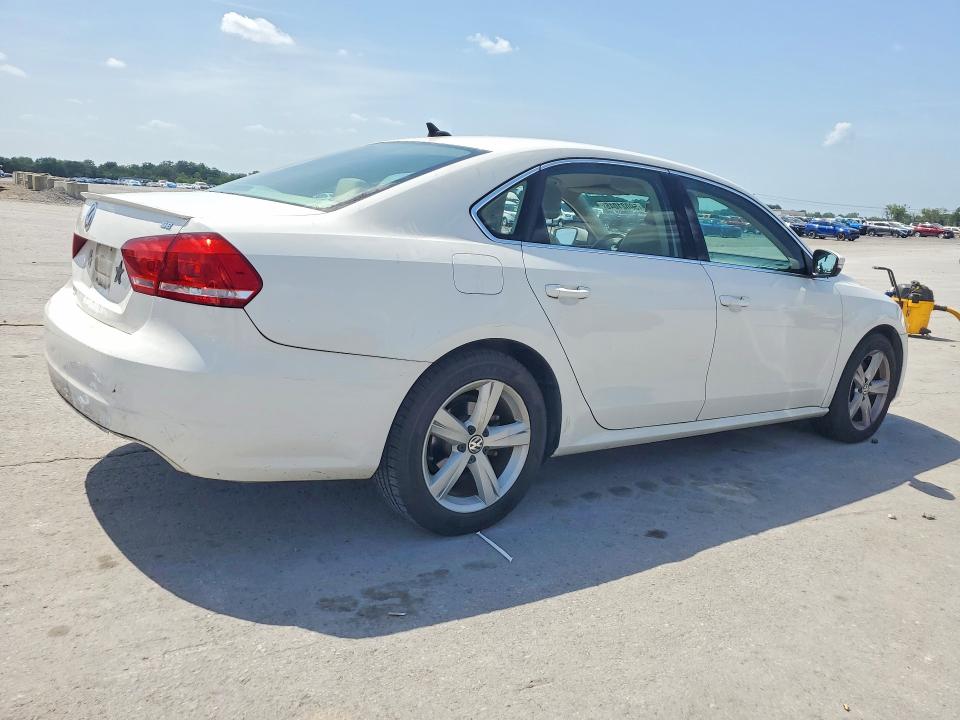 59021046 :رقم المزاد ، 1VWBH7A35DC119683 vin ، 2013 Volkswagen Passat مزاد بيع