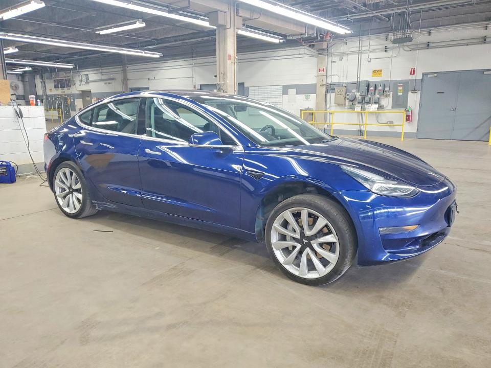 56090916 :رقم المزاد ، 5YJ3E1EA0JF008155 vin ، 2018 Tesla Model 3 مزاد بيع