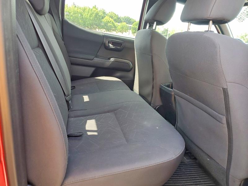 56640186 :رقم المزاد ، 3TMCZ5AN8JM128415 vin ، 2018 Toyota Tacoma مزاد بيع