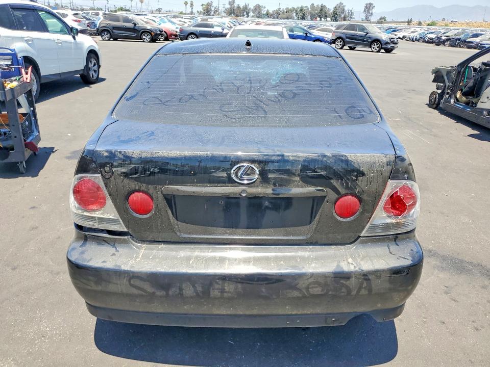 57048366 :رقم المزاد ، JTHBD182110005832 vin ، 2001 Lexus Is مزاد بيع