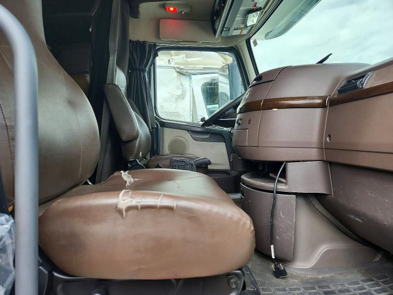 Продажа на аукционе авто 2015 Volvo Vnl, vin: 4V4NC9EH5FN911604, номер лота: 58118616