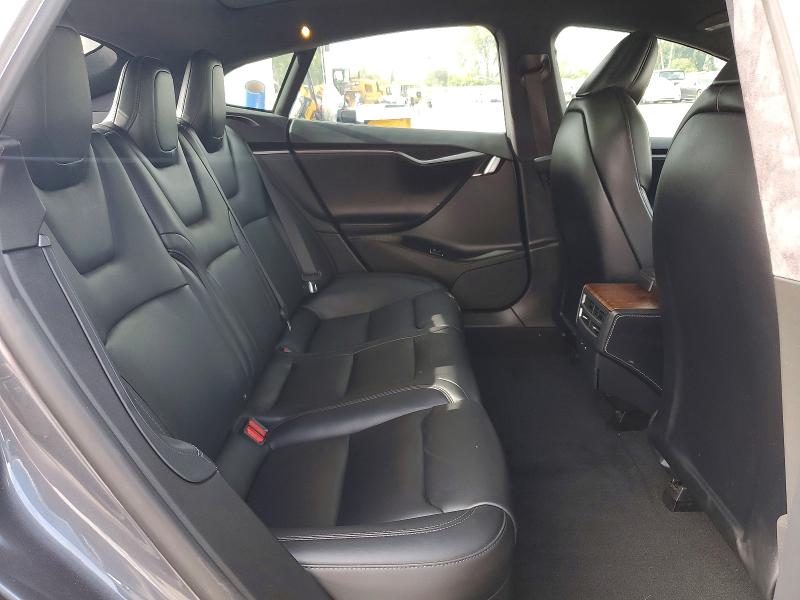 56134286 :رقم المزاد ، 5YJSA1E24LF361632 vin ، 2020 Tesla Model S مزاد بيع