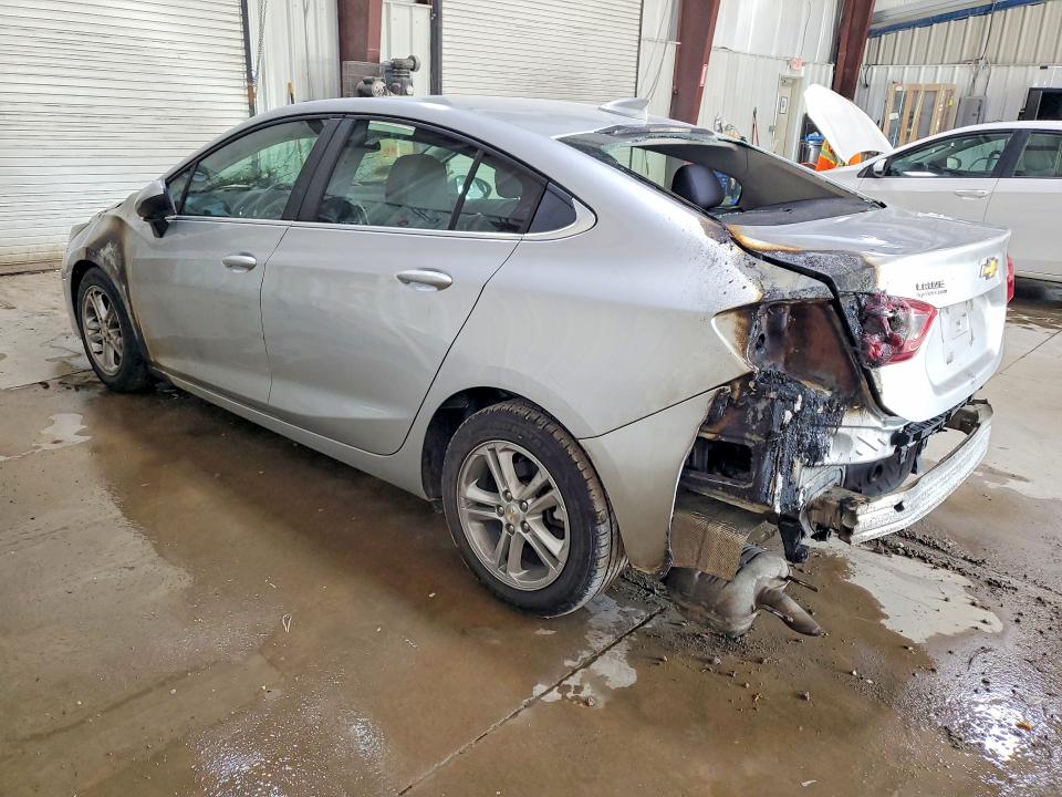 57221766 :رقم المزاد ، 1G1BE5SM1J7239291 vin ، 2018 Chevrolet Cruze مزاد بيع