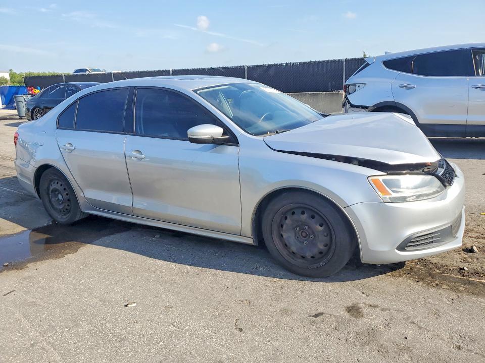 57932716 :رقم المزاد ، 3VWDX7AJ4BM315720 vin ، 2011 Volkswagen Jetta مزاد بيع