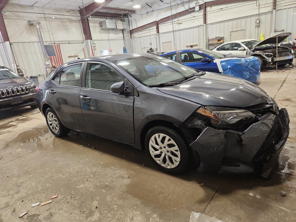 58091296 :رقم المزاد ، 5YFBURHE5JP754939 vin ، 2018 Toyota Corolla مزاد بيع