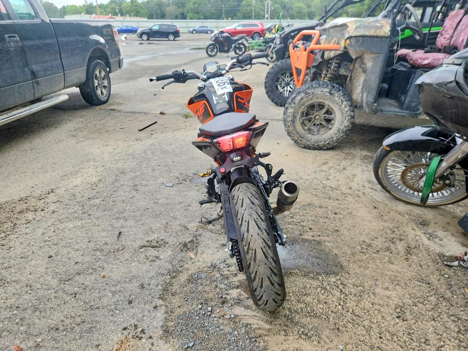 57339986 :رقم المزاد ، MD2JPC409PC024635 vin ، 2023 Ktm 200 مزاد بيع