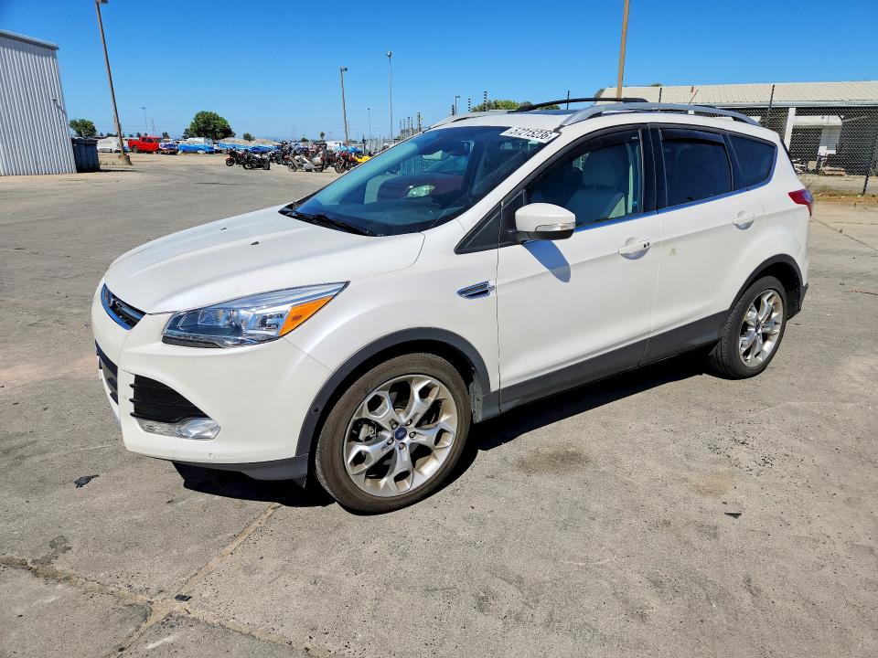 2015 Ford Escape მანქანა იყიდება აუქციონზე, vin: 1FMCU9J95FUB63582, აუქციონის ნომერი: 57215236