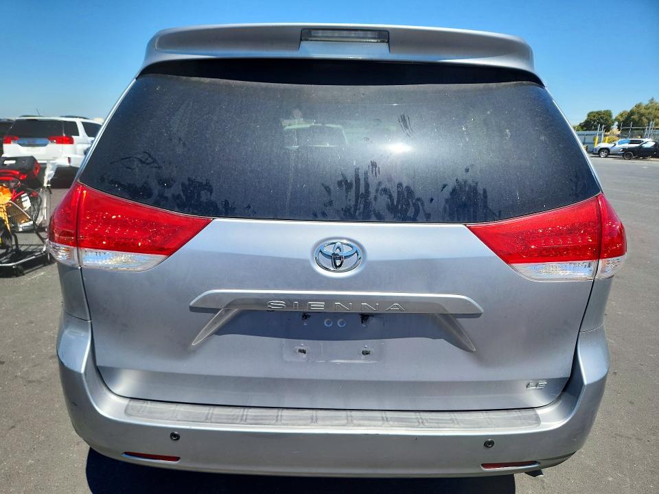 59128456 :رقم المزاد ، 5TDKK3DC0CS188576 vin ، 2012 Toyota Sienna مزاد بيع