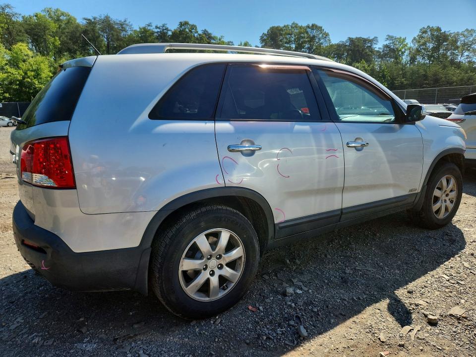 2011 Kia Sorento მანქანა იყიდება აუქციონზე, vin: 5XYKTCA18BG144160, აუქციონის ნომერი: 57779976