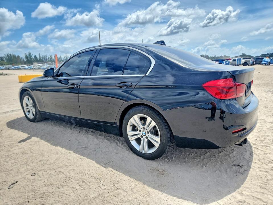 56845186 :رقم المزاد ، WBA8B9G57HNU09529 vin ، 2017 Bmw 330 مزاد بيع