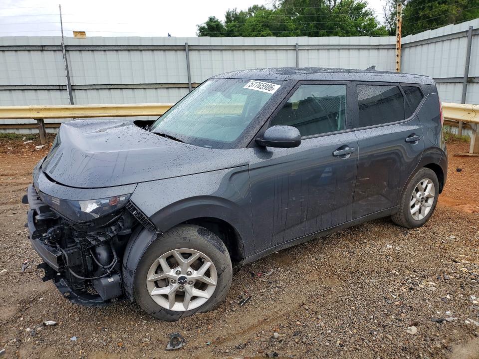 2023 Kia Soul მანქანა იყიდება აუქციონზე, vin: KNDJ23AU5P7882561, აუქციონის ნომერი: 57765986
