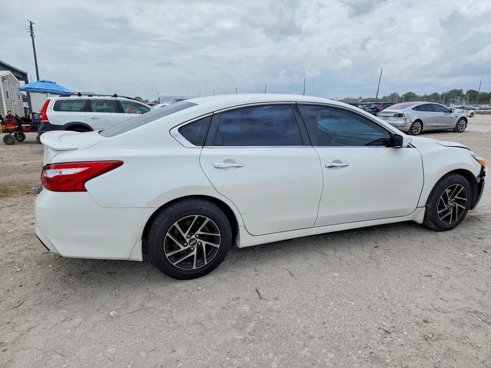 Продажа на аукционе авто 2017 Nissan Altima, vin: 1N4AL3AP7HN325743, номер лота: 55555446