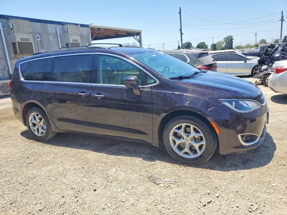 2017 Chrysler Pacifica მანქანა იყიდება აუქციონზე, vin: 2C4RC1BG5HR571015, აუქციონის ნომერი: 56736416