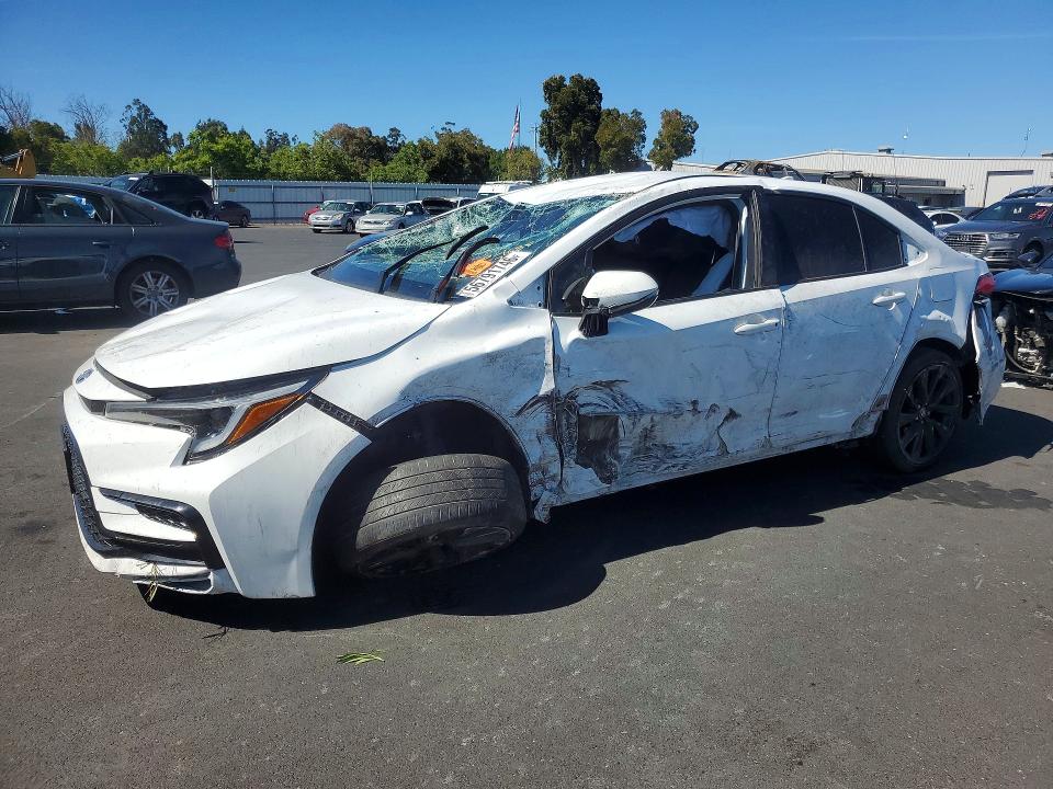 Auction sale of the 2024 Toyota Corolla Hybrid, vin: JTDBCMFE9R3049851, lot number: 56791746