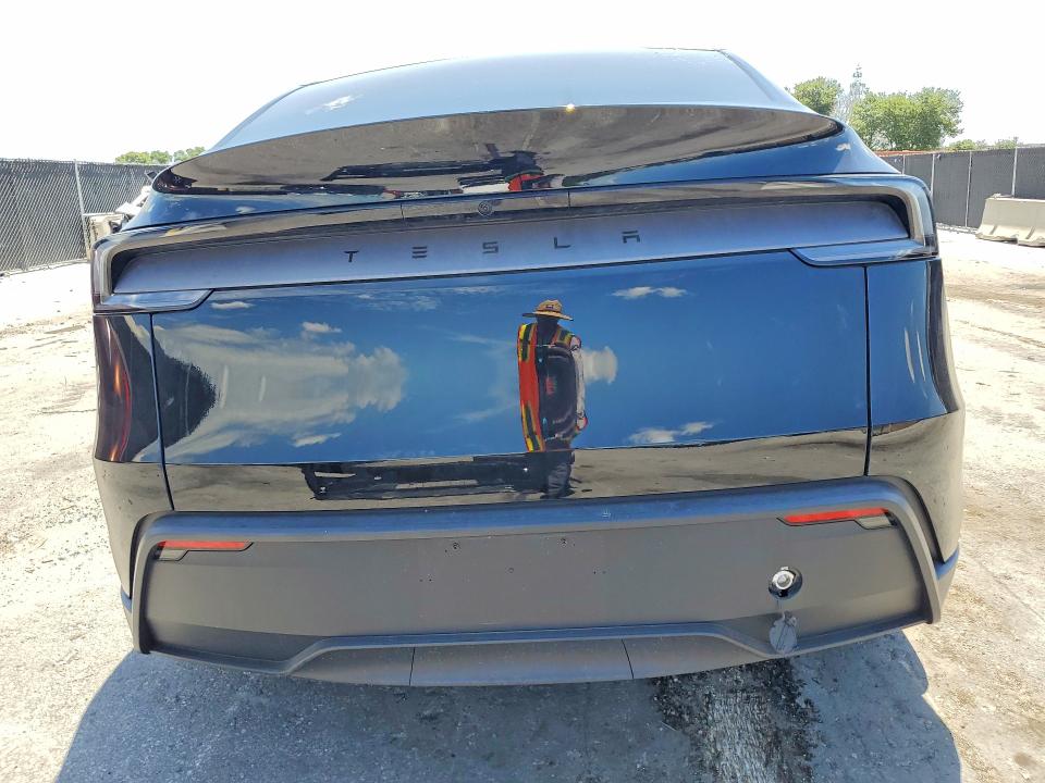 2026 Tesla Model Y მანქანა იყიდება აუქციონზე, vin: 7SAYGDED9TF381583, აუქციონის ნომერი: 57637136