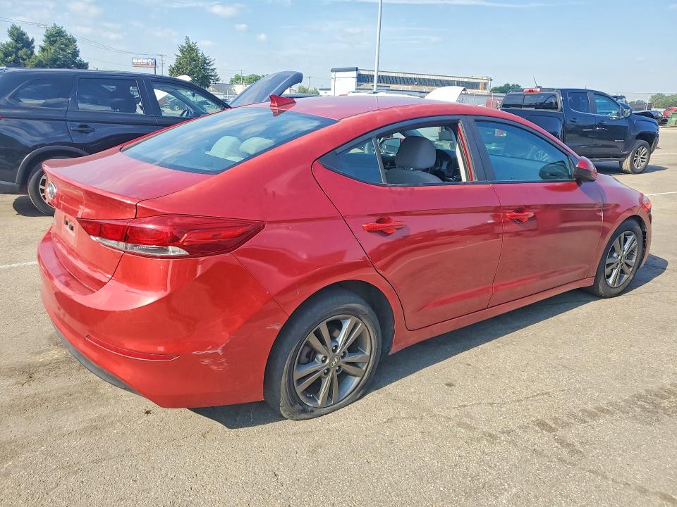 55975156 :رقم المزاد ، 5NPD84LF0JH253650 vin ، 2018 Hyundai Elantra مزاد بيع