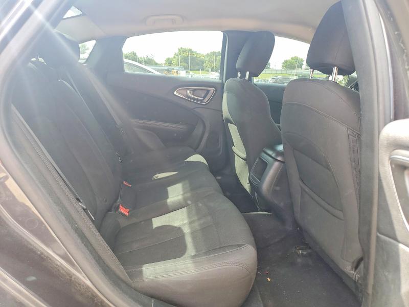 56561346 :رقم المزاد ، 1C3CCCFBXHN504363 vin ، 2017 Chrysler 200 مزاد بيع