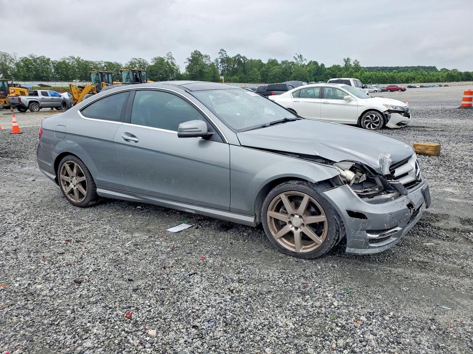 Продажа на аукционе авто 2013 Mercedes-benz C, vin: WDDGJ4HB5DG069830, номер лота: 56652006