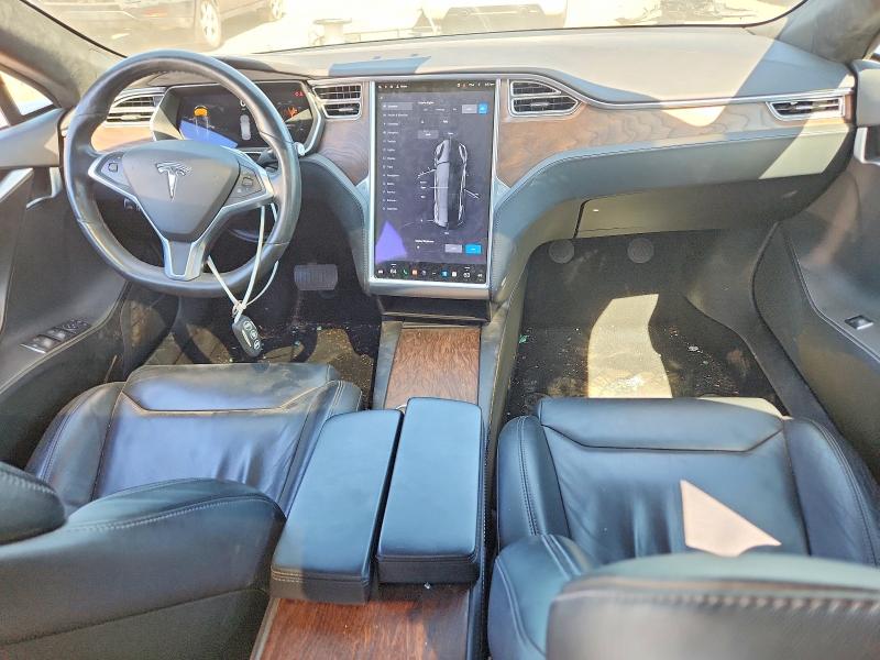 55813746 :رقم المزاد ، 5YJSA1E26HF197016 vin ، 2017 Tesla Model S مزاد بيع