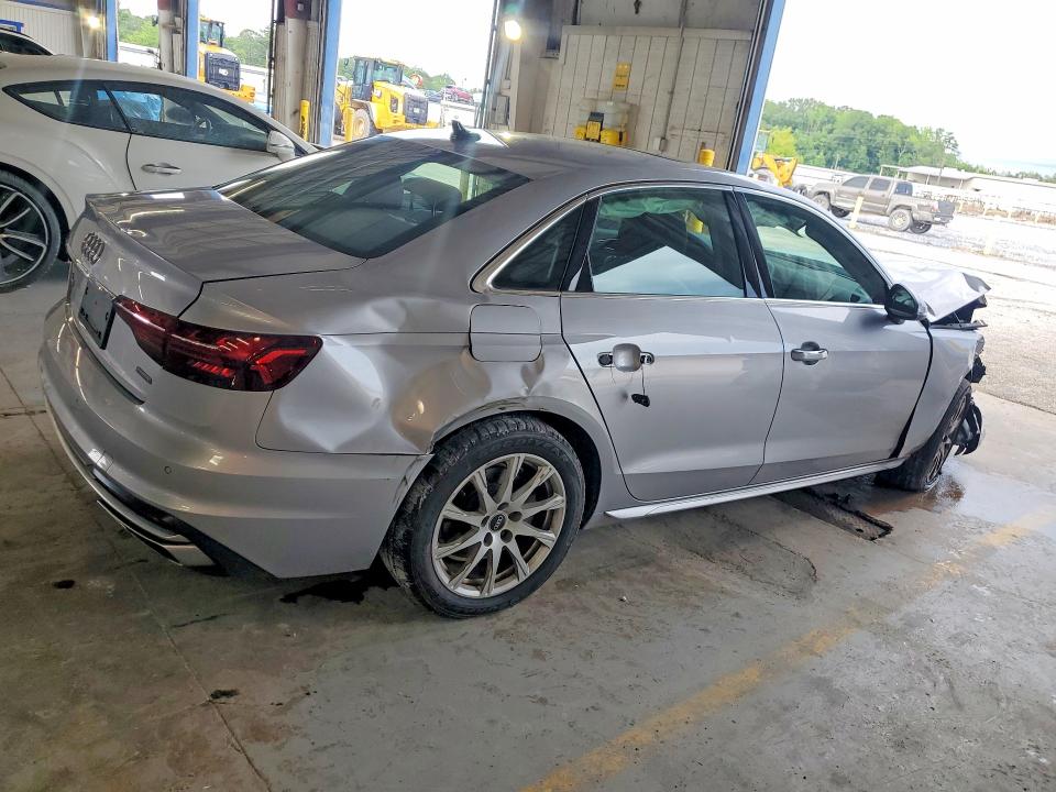 57931146 :رقم المزاد ، WAUABAF44MA057085 vin ، 2021 Audi A4 مزاد بيع
