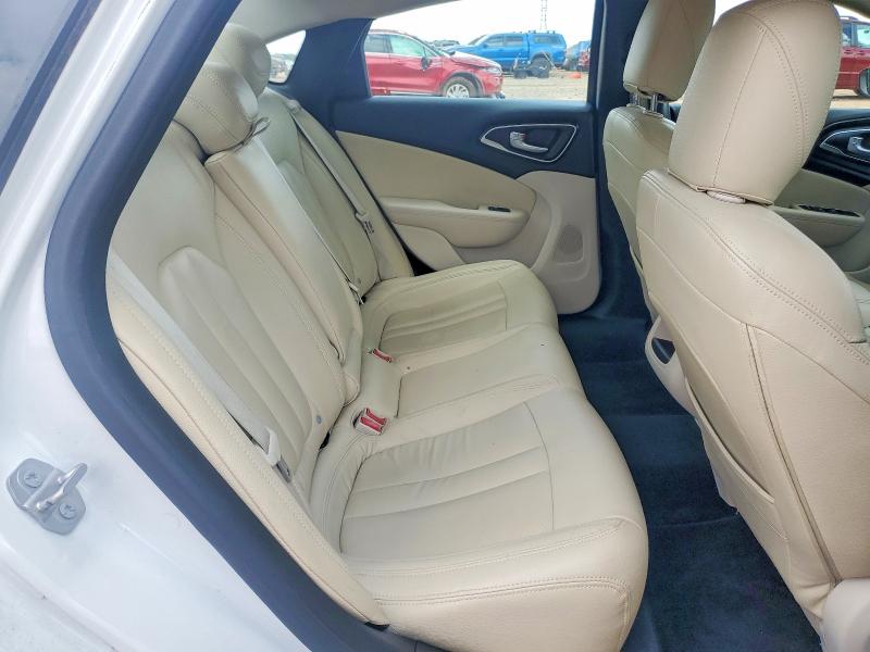 59136346 :رقم المزاد ، 1C3CCCAB3FN692096 vin ، 2015 Chrysler 200 مزاد بيع