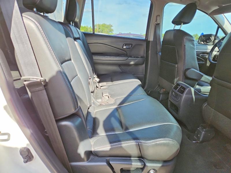 55548276 :رقم المزاد ، 5FNYF5H58HB025644 vin ، 2017 Honda Pilot مزاد بيع