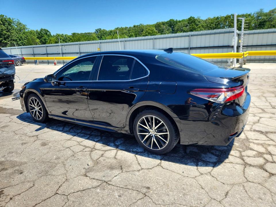 56989246 :رقم المزاد ، 4T1G11AK6MU549049 vin ، 2021 Toyota Camry مزاد بيع