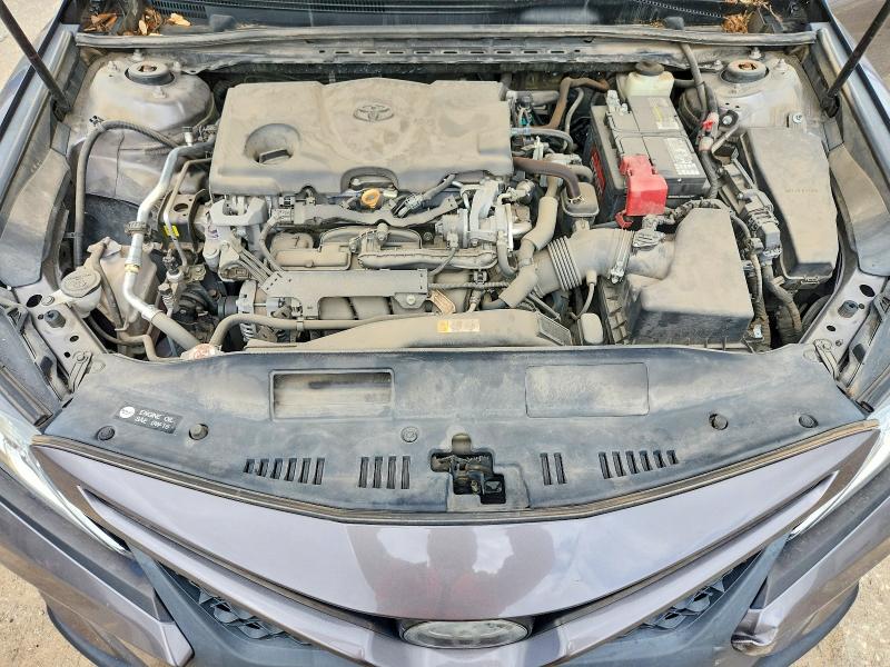 56925686 :رقم المزاد ، 4T1B11HK0JU139973 vin ، 2018 Toyota Camry مزاد بيع
