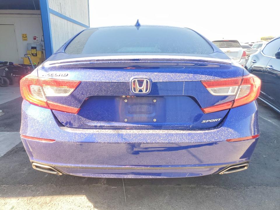 Продаж на аукціоні авто 2018 Honda Accord, vin: 1HGCV1F32JA105383, номер лоту: 56954156