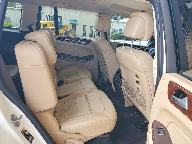 57438956 :رقم المزاد ، 4JGDF7DEXJB110361 vin ، 2018 Mercedes-benz Gls مزاد بيع