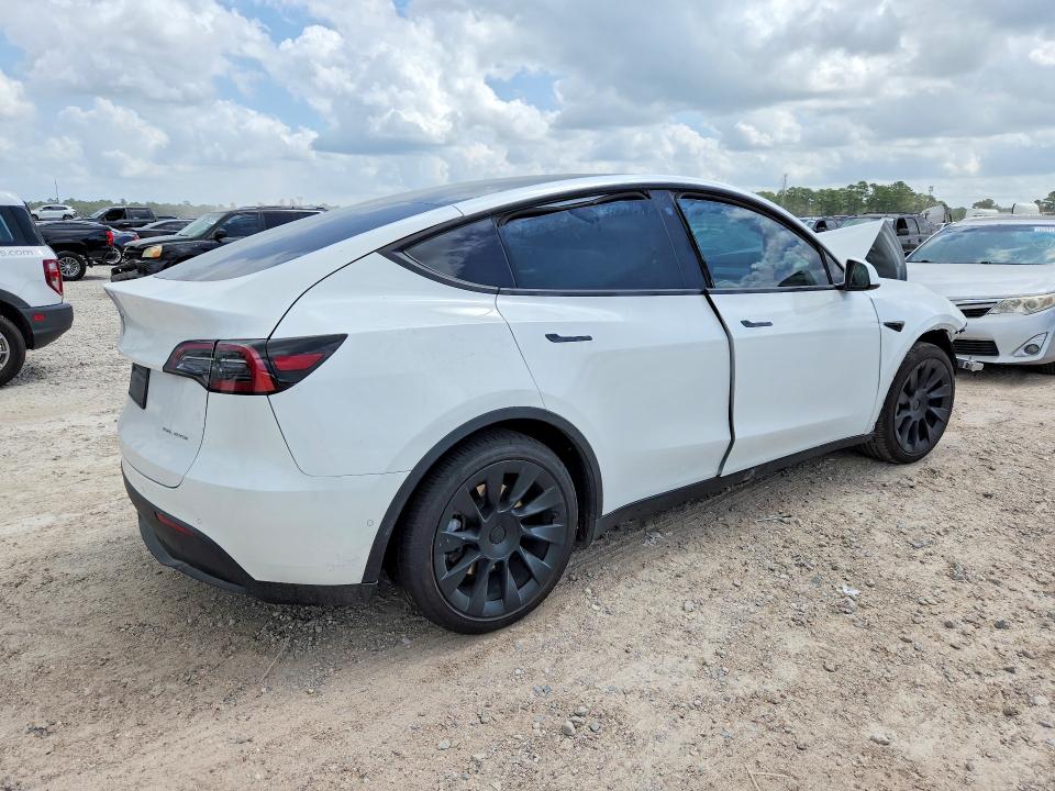 58760376 :رقم المزاد ، 7SAYGAEE1NF549808 vin ، 2022 Tesla Model Y مزاد بيع