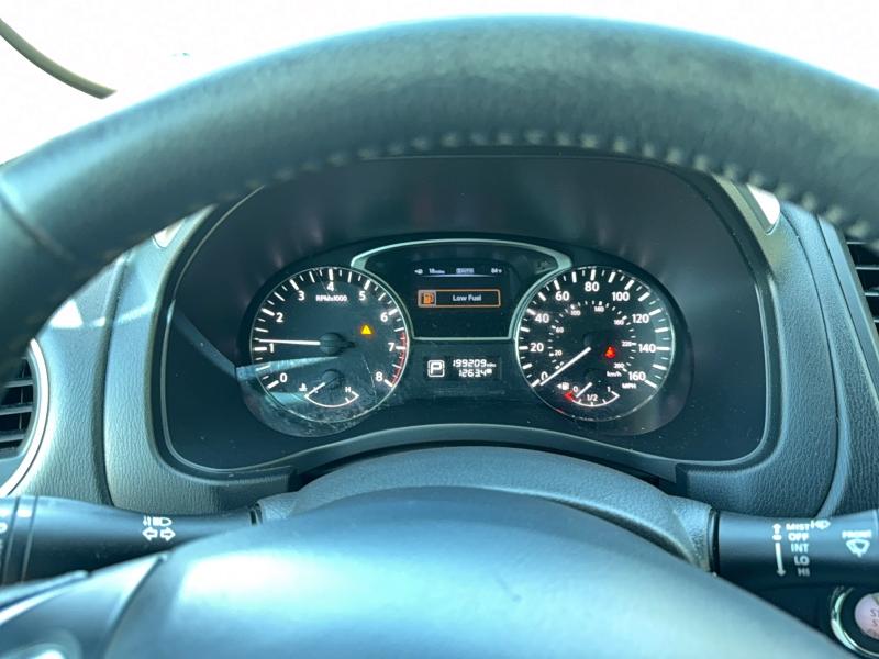 56303916 :رقم المزاد ، 5N1AR2MM8DC623417 vin ، 2013 Nissan Pathfinder مزاد بيع
