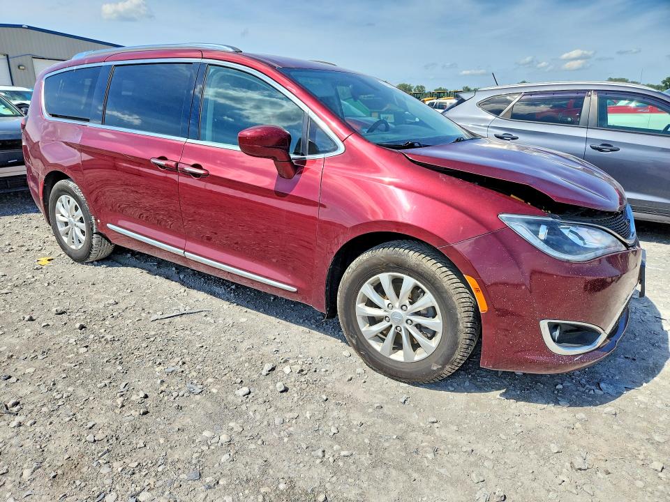 Продажа на аукционе авто 2018 Chrysler Pacifica, vin: 2C4RC1BG2JR120064, номер лота: 57785206