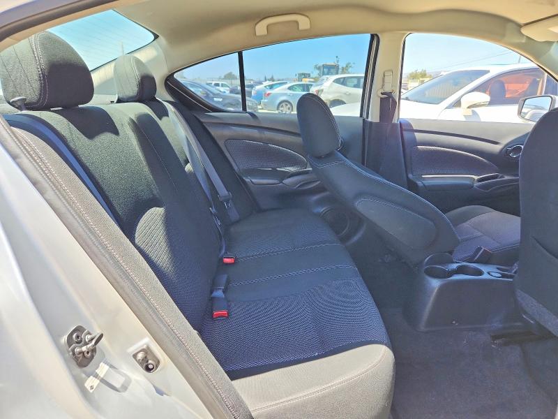 57234896 :رقم المزاد ، 3N1CN7AP6JL810839 vin ، 2018 Nissan Versa مزاد بيع