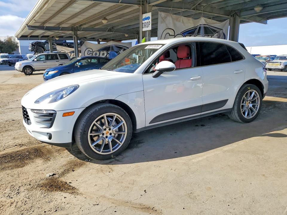 55912636 :رقم المزاد ، WP1AB2A51FLB58146 vin ، 2015 Porsche Macan مزاد بيع