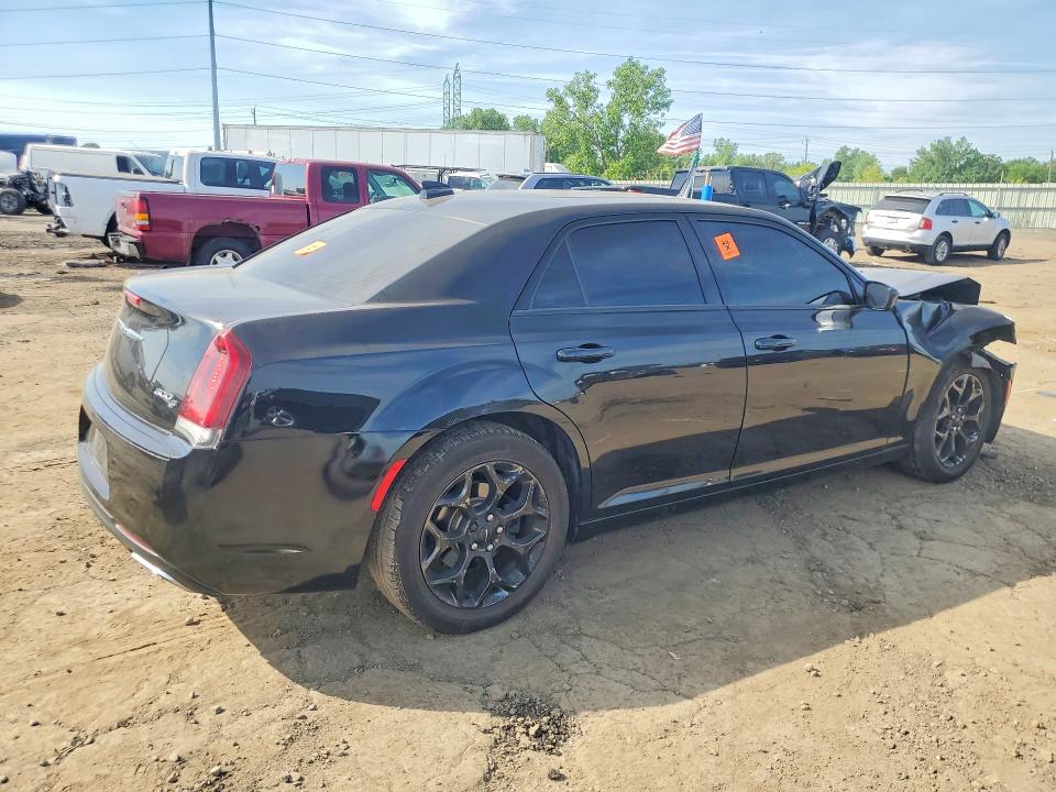 55788976 :رقم المزاد ، 2C3CCAGG1GH321259 vin ، 2016 Chrysler 300 مزاد بيع
