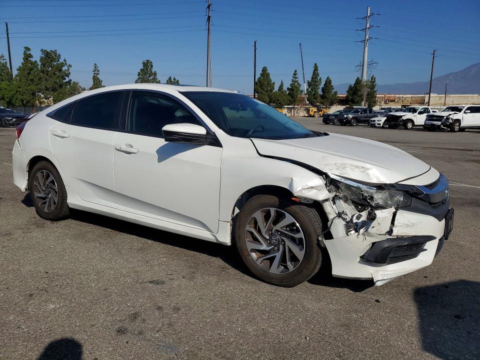 Aukcja sprzedaży 2018 Honda Civic, vin: 2HGFC2F7XJH528385, numer aukcji: 55561566