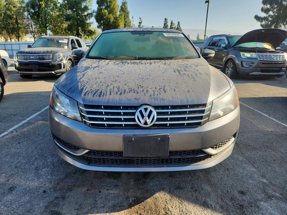 58240606 :رقم المزاد ، 1VWBN7A37DC030111 vin ، 2013 Volkswagen Passat مزاد بيع