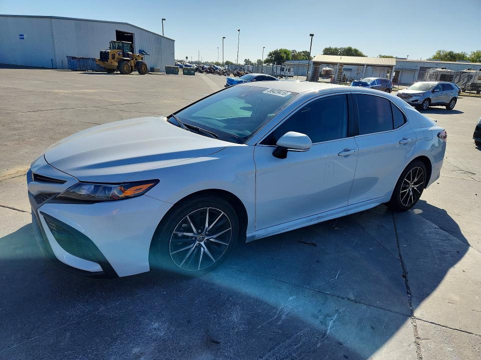 58429416 :رقم المزاد ، 4T1T11AK2PU130473 vin ، 2023 Toyota Camry مزاد بيع