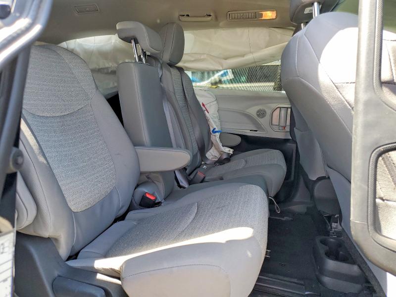 Продаж на аукціоні авто 2025 Toyota Sienna, vin: 5TDKRKEC2SS240227, номер лоту: 56510566