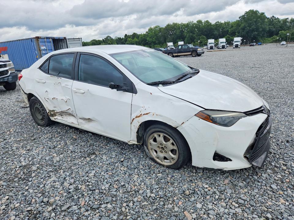57524606 :رقم المزاد ، 5YFBURHE4JP814869 vin ، 2018 Toyota Corolla مزاد بيع
