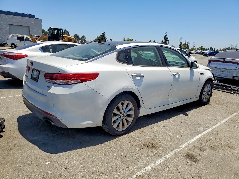 Продажа на аукционе авто 2017 Kia Optima, vin: 5XXGU4L36HG158756, номер лота: 56629496