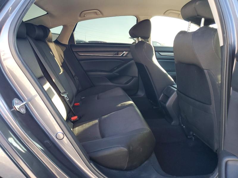 57531726 :رقم المزاد ، 1HGCV1F11JA253250 vin ، 2018 Honda Accord مزاد بيع