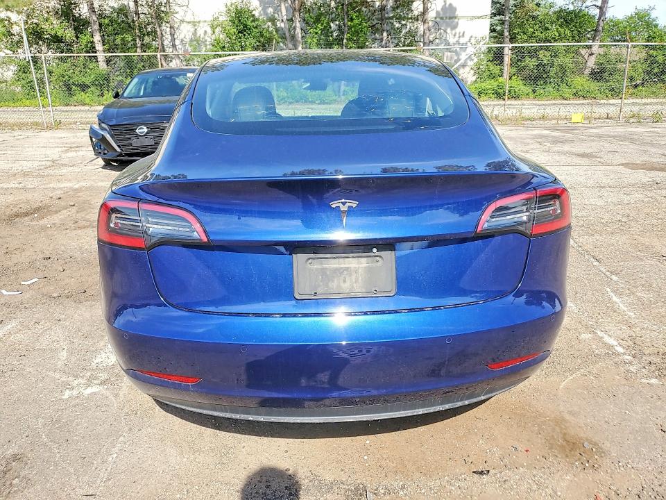 2022 Tesla Model 3 მანქანა იყიდება აუქციონზე, vin: 5YJ3E1EA1NF189028, აუქციონის ნომერი: 56251466