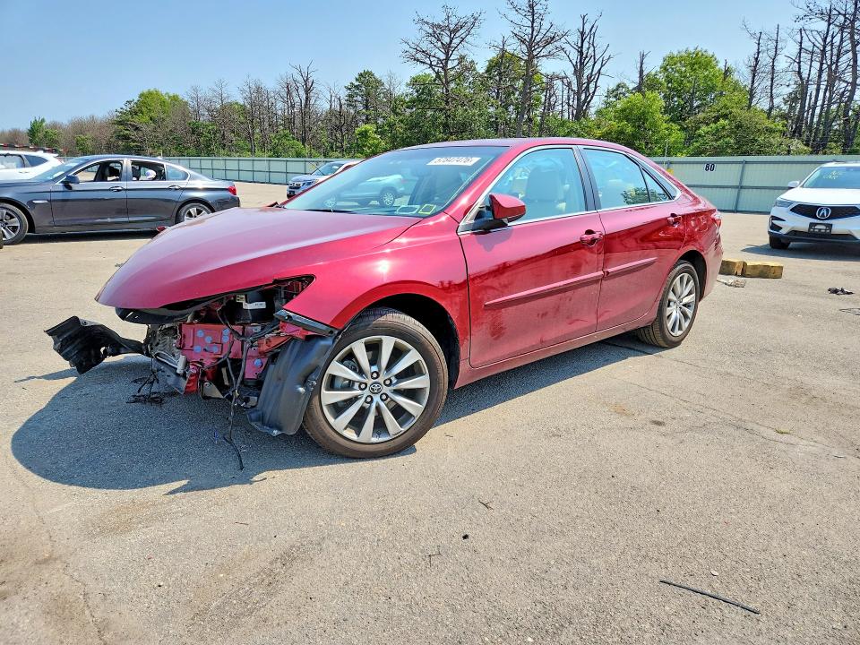 57847476 :رقم المزاد ، 4T1BF1FK6HU637061 vin ، 2017 Toyota Camry مزاد بيع