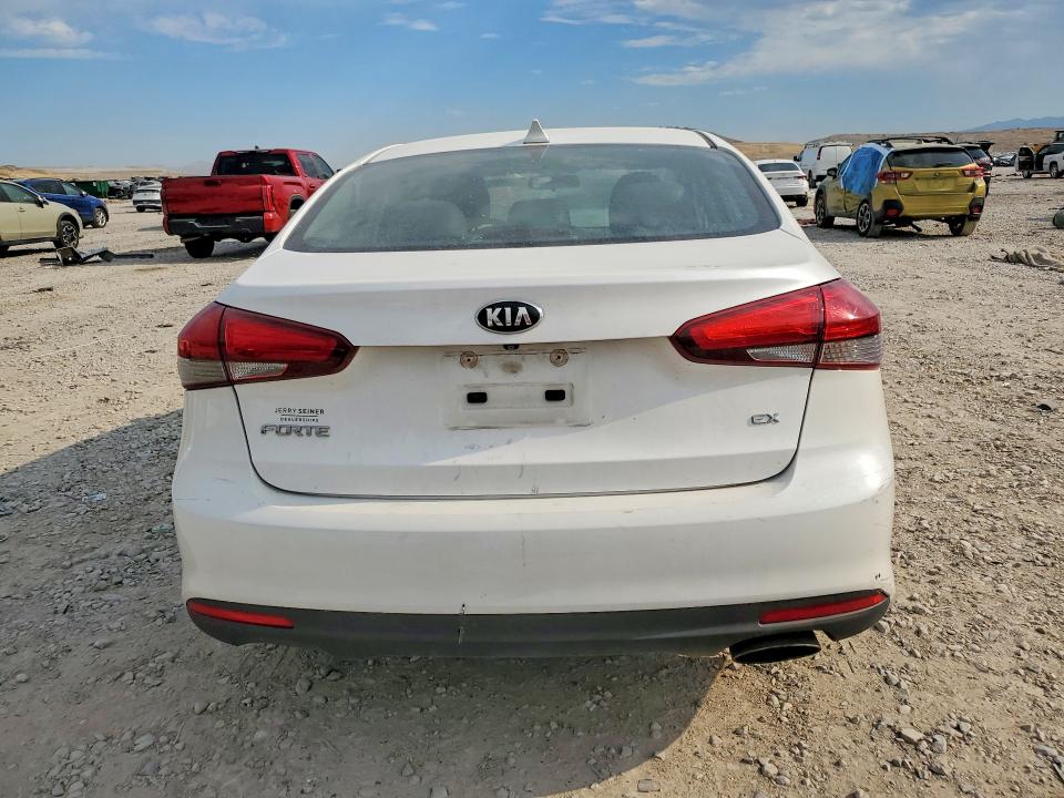 2017 Kia Forte მანქანა იყიდება აუქციონზე, vin: 3KPFL4A88HE041248, აუქციონის ნომერი: 57598706