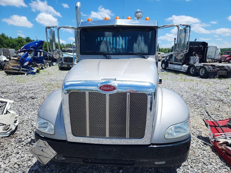 Продаж на аукціоні авто 2018 Peterbilt 348, vin: 2NP3LJ9X3JM474967, номер лоту: 56284196