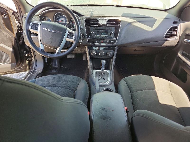55492356 :رقم المزاد ، 1C3BC1FB7BN625164 vin ، 2011 Chrysler 200 مزاد بيع