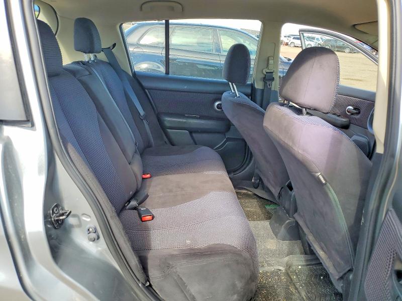 58465736 :رقم المزاد ، 3N1BC1CP4BL477246 vin ، 2011 Nissan Versa مزاد بيع
